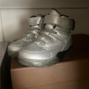 Patrick Ewing “33 hi platinum/black/ice